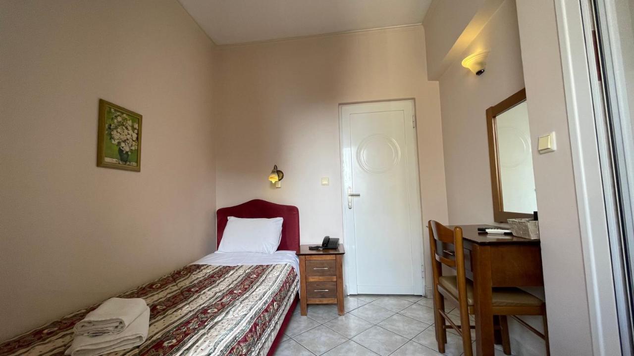 Hotel Atlanta Patras Esterno foto
