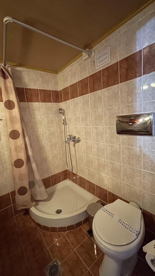 Hotel Atlanta Patras Esterno foto