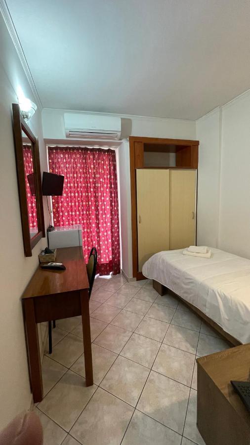 Hotel Atlanta Patras Esterno foto