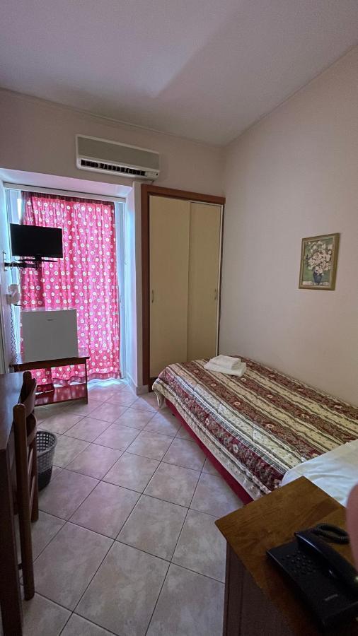 Hotel Atlanta Patras Esterno foto