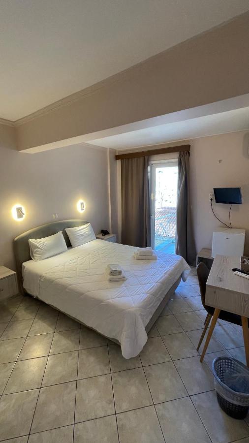 Hotel Atlanta Patras Esterno foto