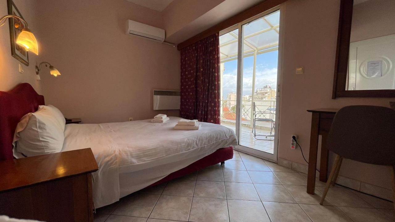Hotel Atlanta Patras Esterno foto
